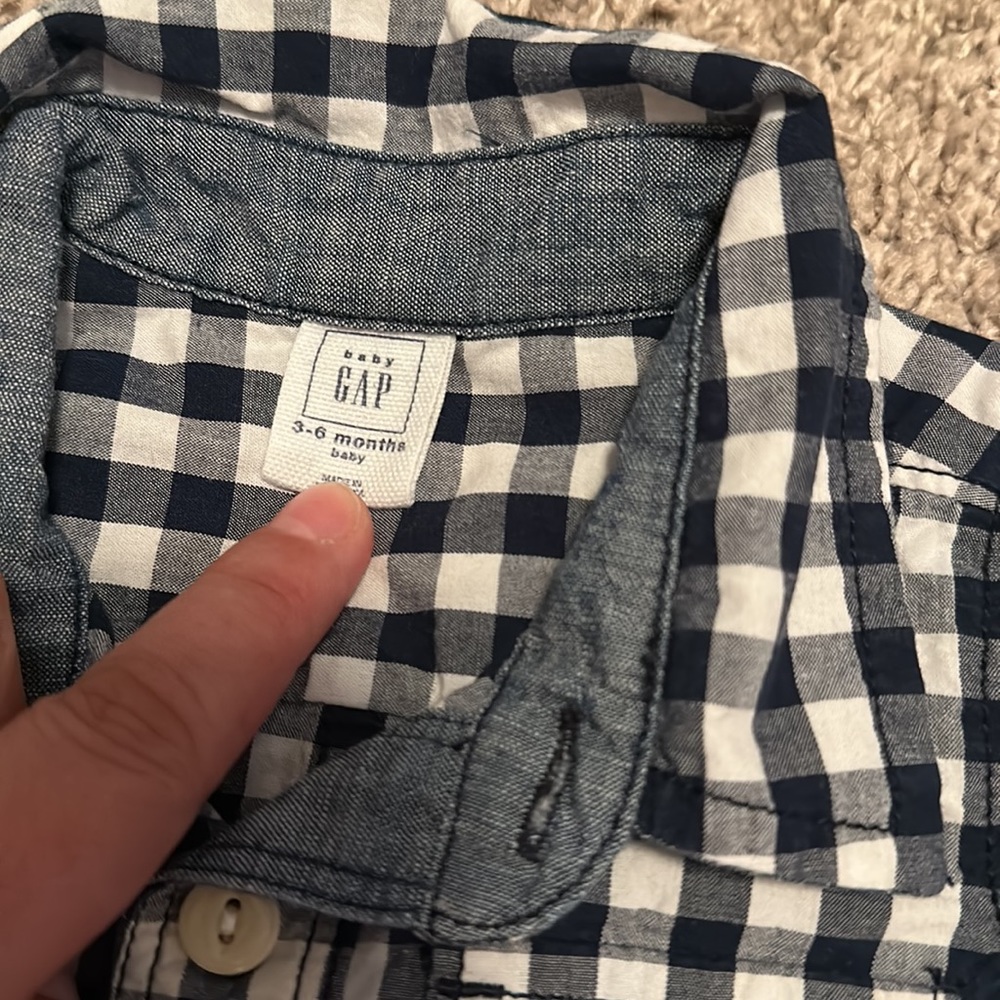 Gap button down romper - Picture 2 of 2